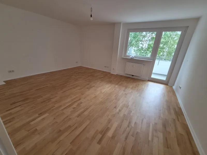 Sanierte 2-Zimmer-Wohnung mit Balkon und EBK in der Nähe vom Olivaer Platz in Berlin Wilmersdorf — photo 1